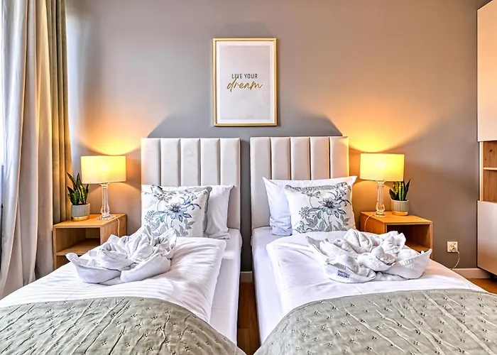 Pod Ratuszem, Sun & Snow